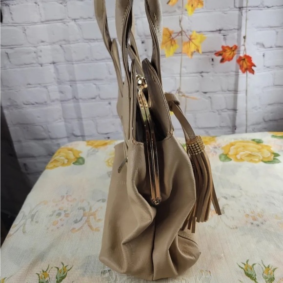 LUXANNE Vintage Kiss Lock gold-detailed handbag - Picture 7 of 11